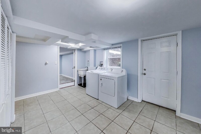 Building Photo - 501 Barberry St