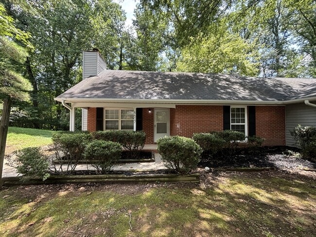 Primary Photo - Newly Updated 2 BR 2 Full Bath Townhome ne...