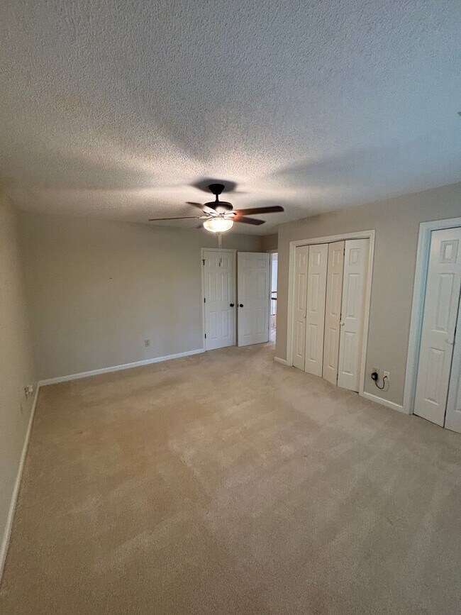 Building Photo - West Knoxville Townhouse