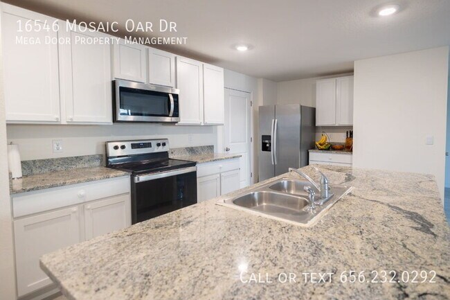 Building Photo - 16546 Mosaic Oar Dr