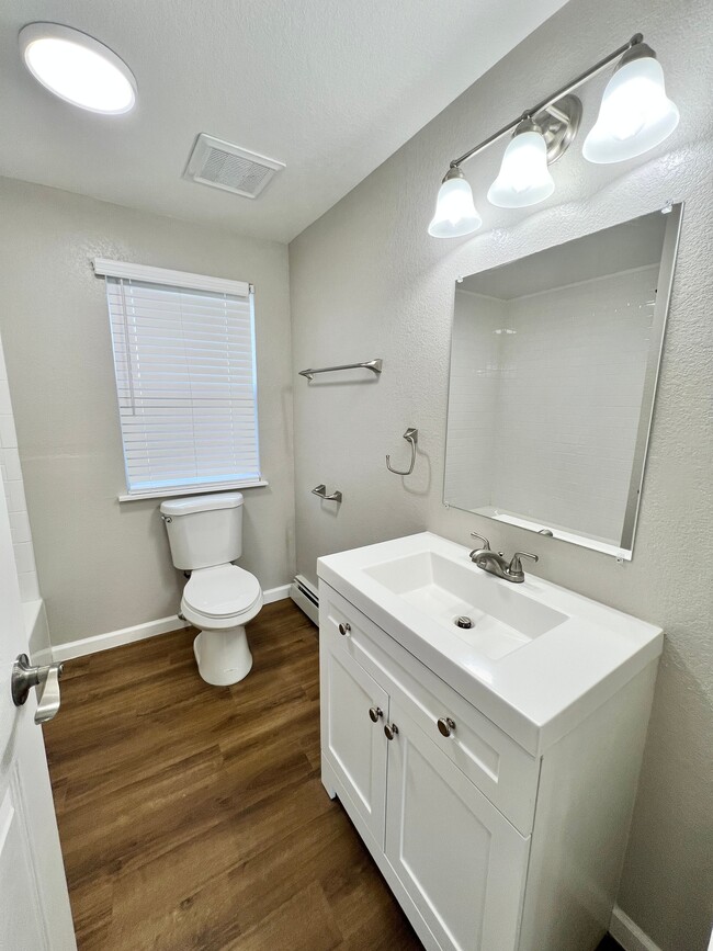 Bathroom - Table Mountain Townhomes