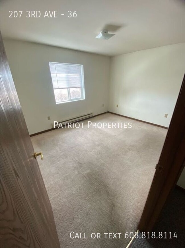 Building Photo - 2 bed/1 bath apartment in Monroe!