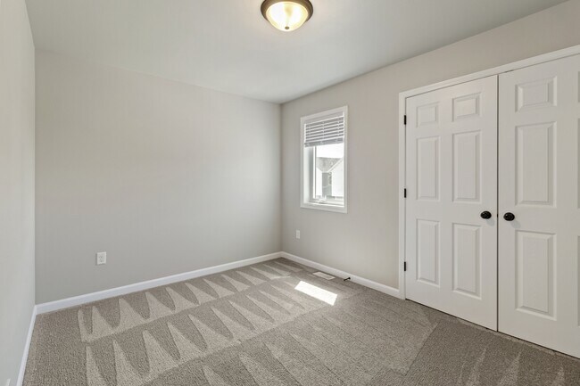 Building Photo - 773 United Dr