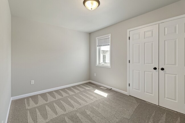 Building Photo - 806 United Dr