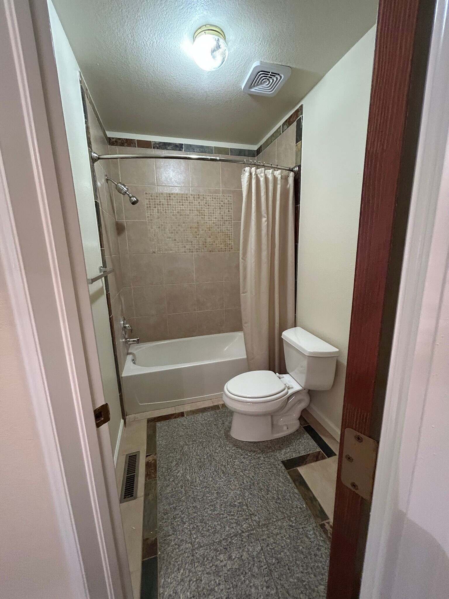 Separate shower/bathtub and toilet room - 4393 N Lincoln Ave