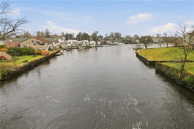 Building Photo - 45 Windsor Rd