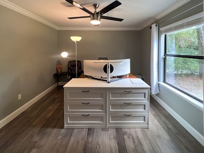 Building Photo - 3BR/2BA POOL HOME in SW Gainesville - avai...