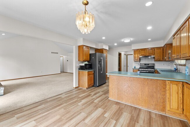 Building Photo - 53638 Springhill Meadows Dr