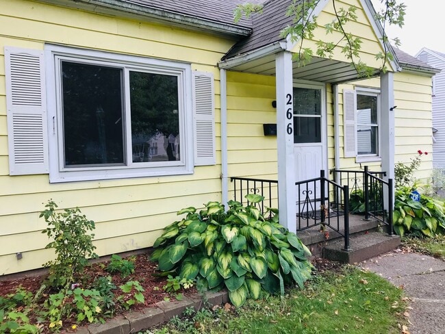 Building Photo - HOUSE CLOSE TO EVRYTHING YOU NEED.THIS HOME IS A MUST SEE!!!