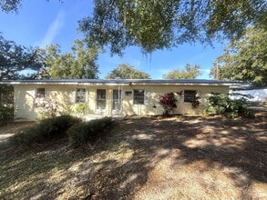 Building Photo - 842 Lake Ave