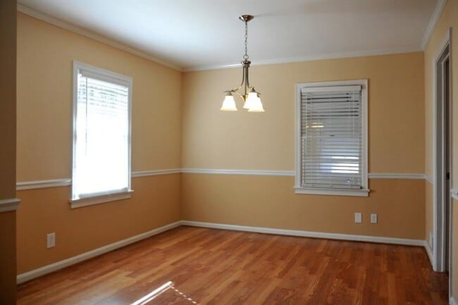 Building Photo - 1278 Fairhill Ln NE