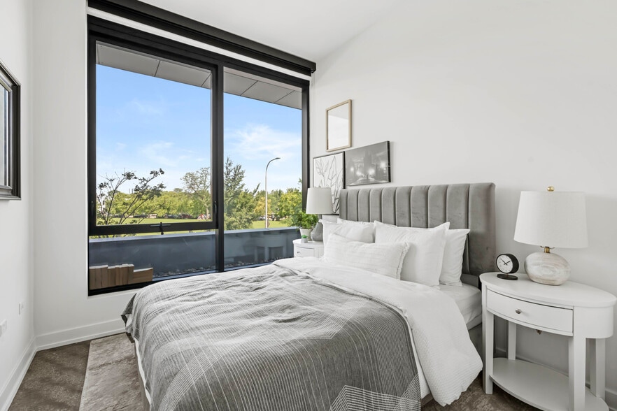 Building Photo - 1450 S Blue Island Ave