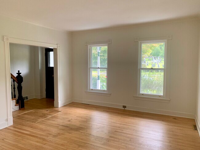 Building Photo - 107 Pine Grove Ave