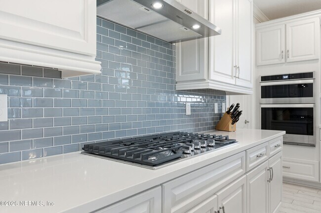 Building Photo - 11130 Town Vw Ct