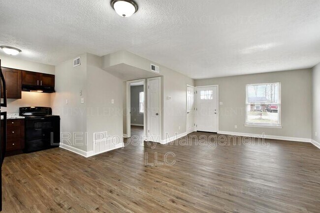 Building Photo - 8003 Grenelle Dr