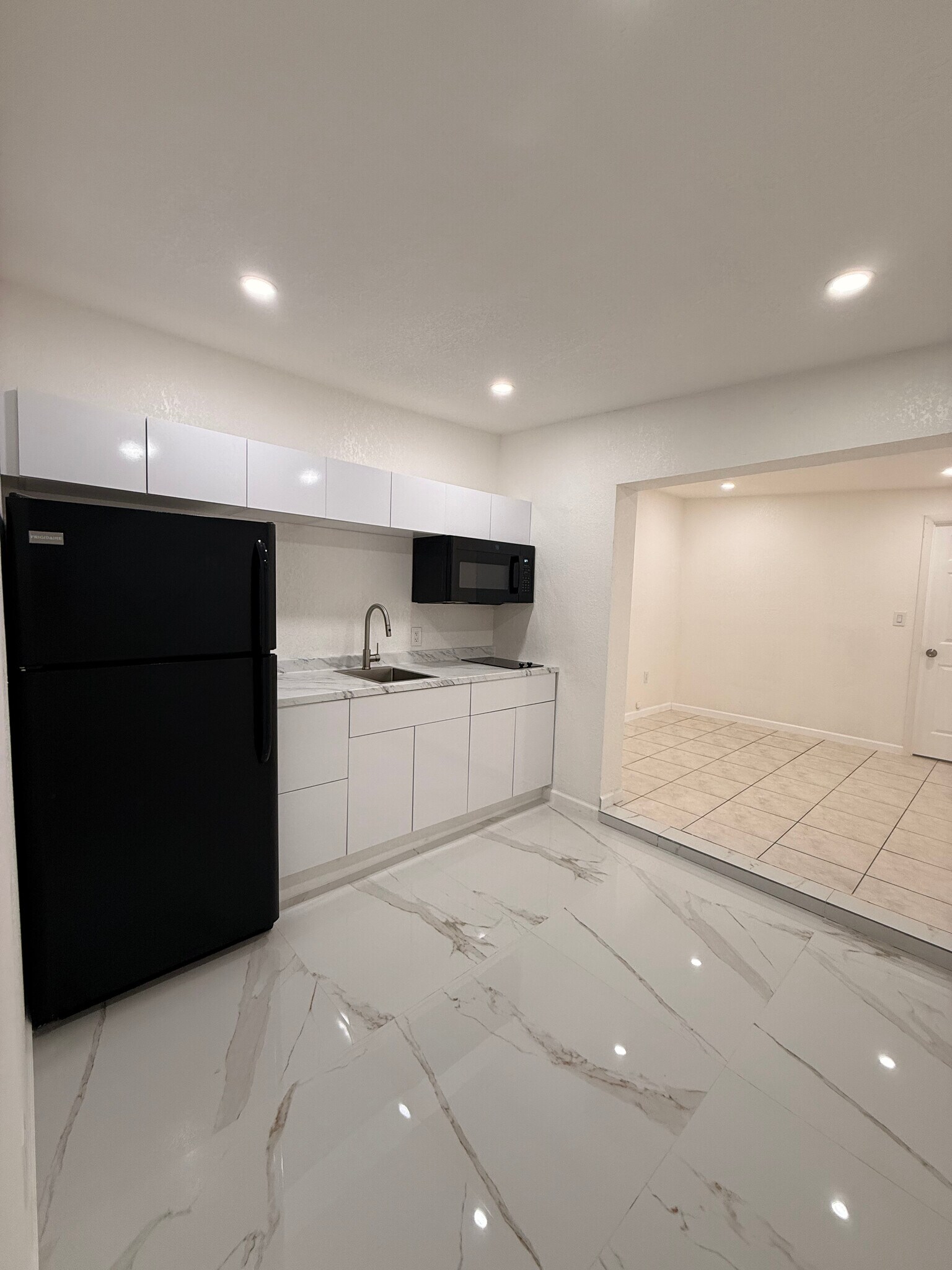 Building Photo - 10424 SW 7th St