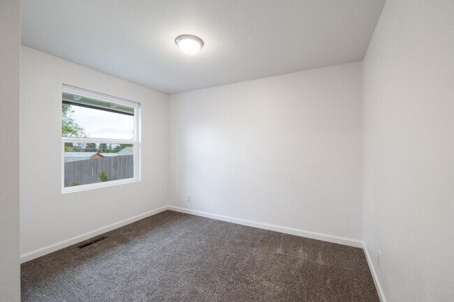 Building Photo - Charming 4BR House in Spokane Valley, Wash...