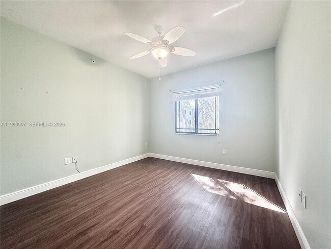 Building Photo - 3020 Alcazar Pl