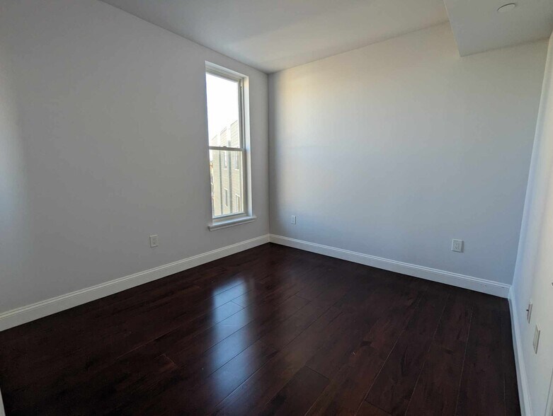 Building Photo - 1315 Ridge Ave