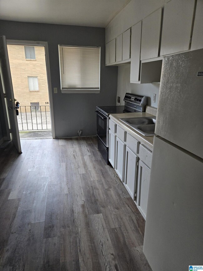 Building Photo - 7750 Rugby Ave