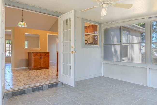 Building Photo - 1011 Shayler Ave