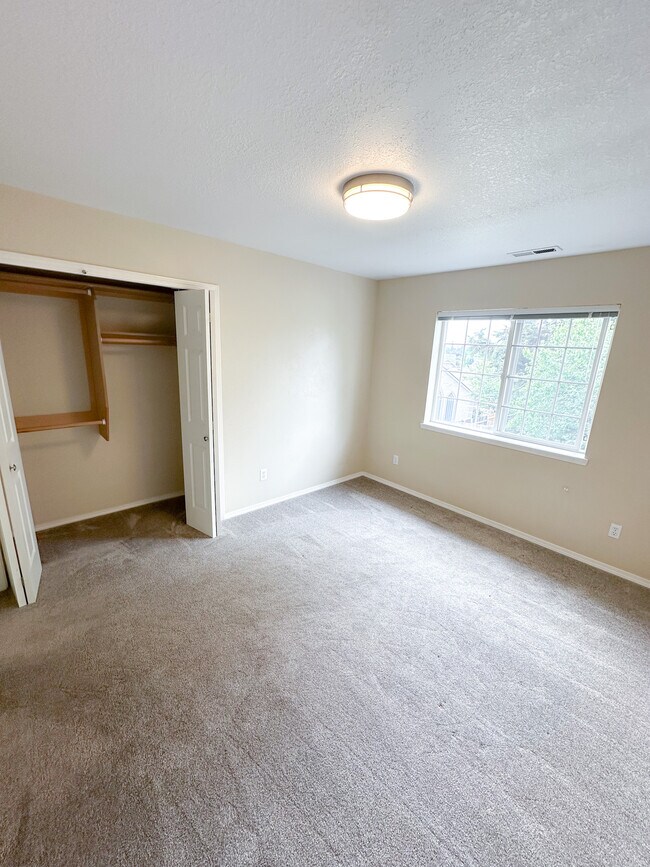 Building Photo - 1388 Northern Heights Loop NE