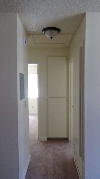 Hallway1 - 404 W Barton Ave