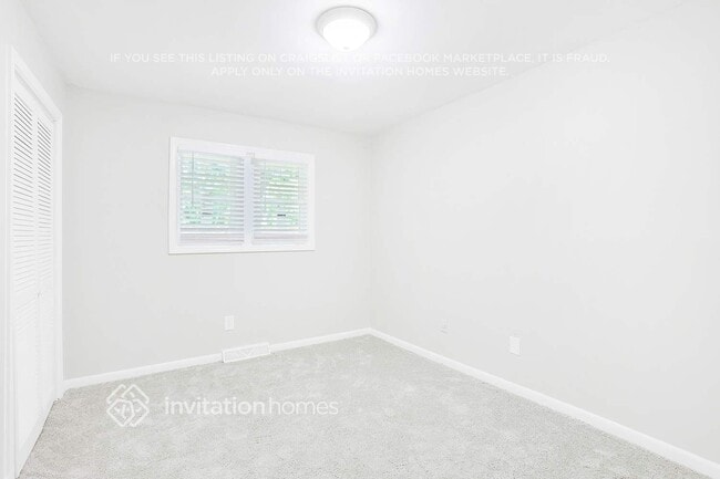 Building Photo - 3237 Tulip Dr