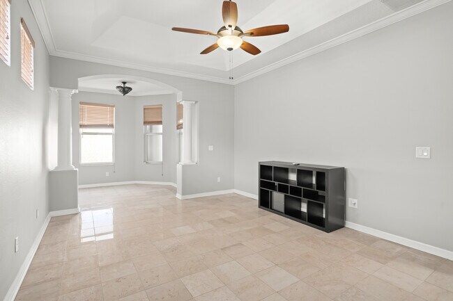 Building Photo - 2810 University Acres Dr