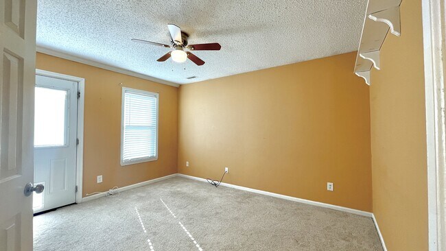 Building Photo - 1014 Scarlet Oak Ct S