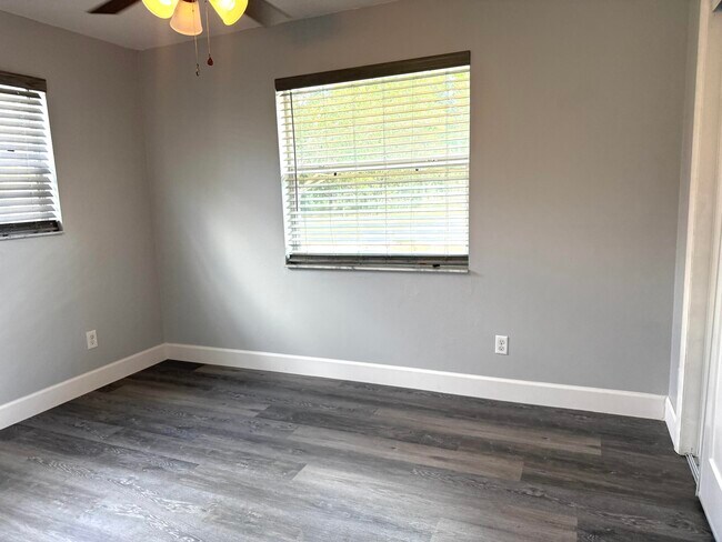 Building Photo - 16394 Pimlico Dr E