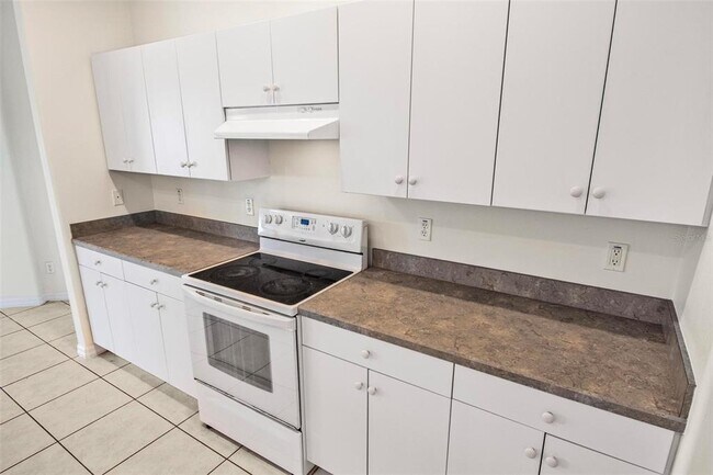 Building Photo - 29 E Diamond Dr