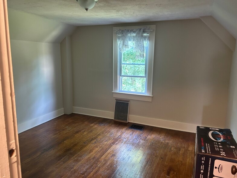 Bedroom #2 - 305 N Lowell Ave