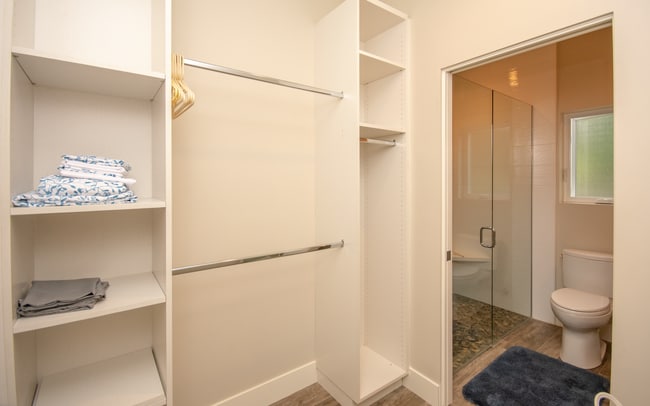 Building Photo - Beautiful Fully Furnished 1 Bd Rental!