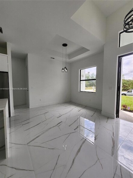 Building Photo - 3302 E 18th St