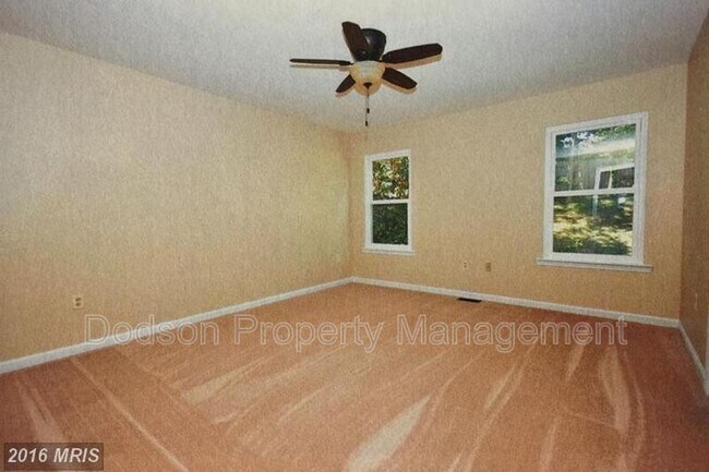 Building Photo - 8 Cathedral Ln