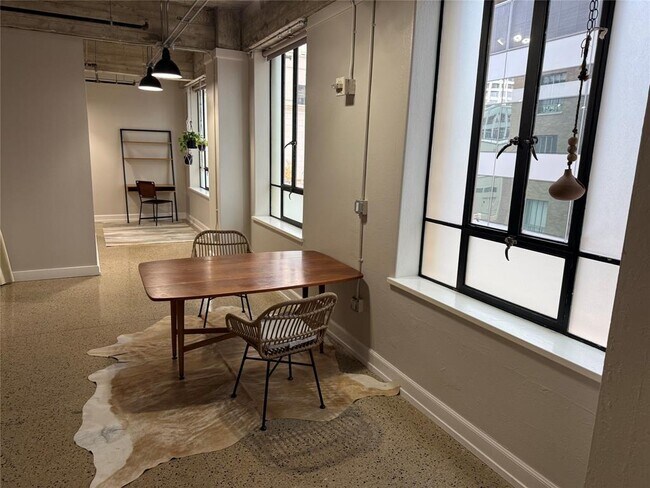 Building Photo - 710 Colorado St