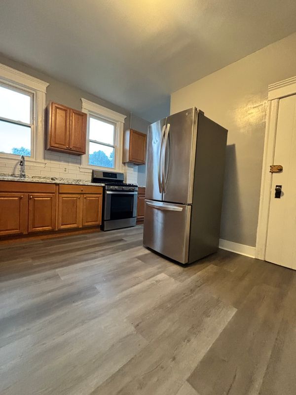 Building Photo - 105 Brookside Ave