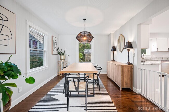 Building Photo - 413 Cheever Ave