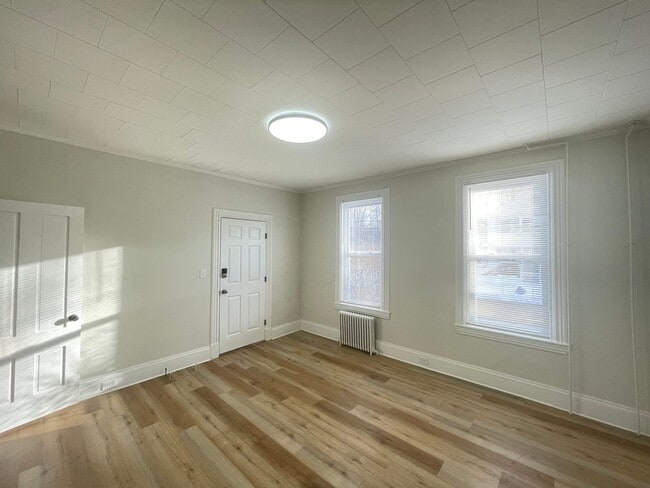 Building Photo - 71 6th St