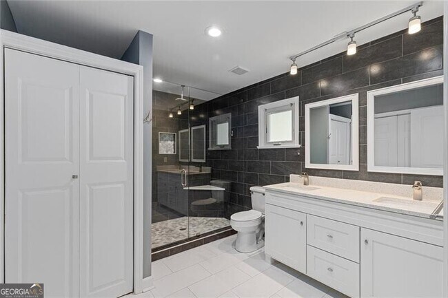 Building Photo - 1605 Carter Rd