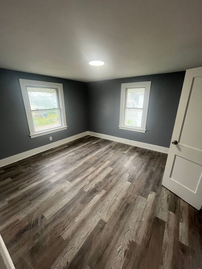 Building Photo - Section 8 Accepted, Charming 4BR 1 BA Home...
