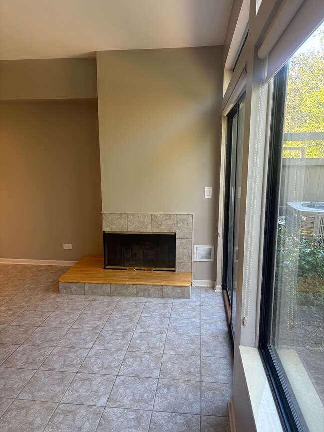 Building Photo - 378 White Oak Ln