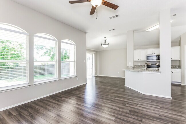 Building Photo - 705 Bridle Trail