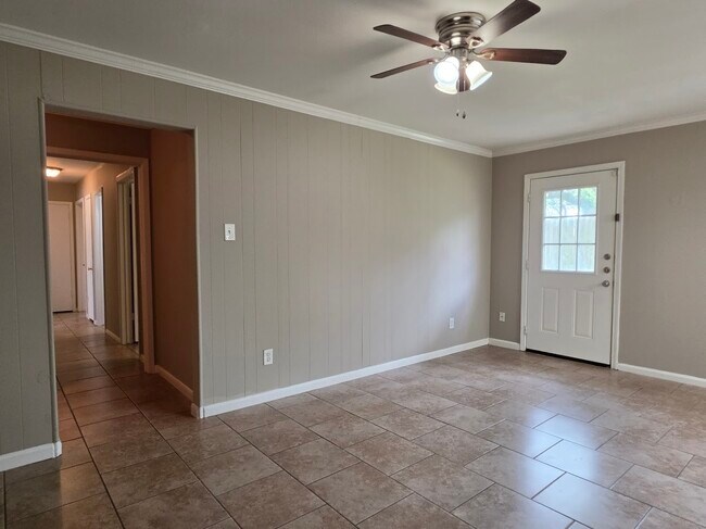 Building Photo - 9007 Glen Shadow Dr