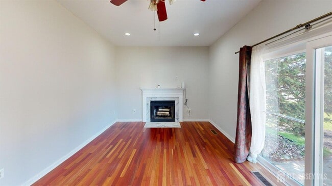 Building Photo - 77 Princess Dr