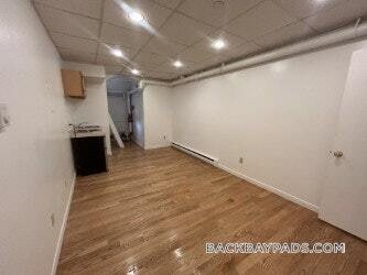 Building Photo - 405 Beacon St