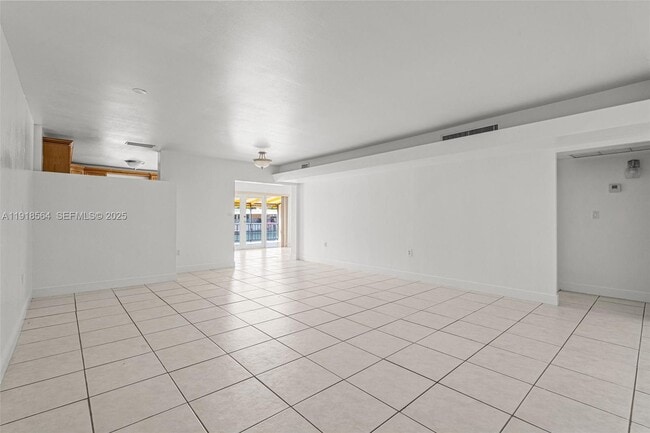 Building Photo - 15504 Sharpecroft Dr