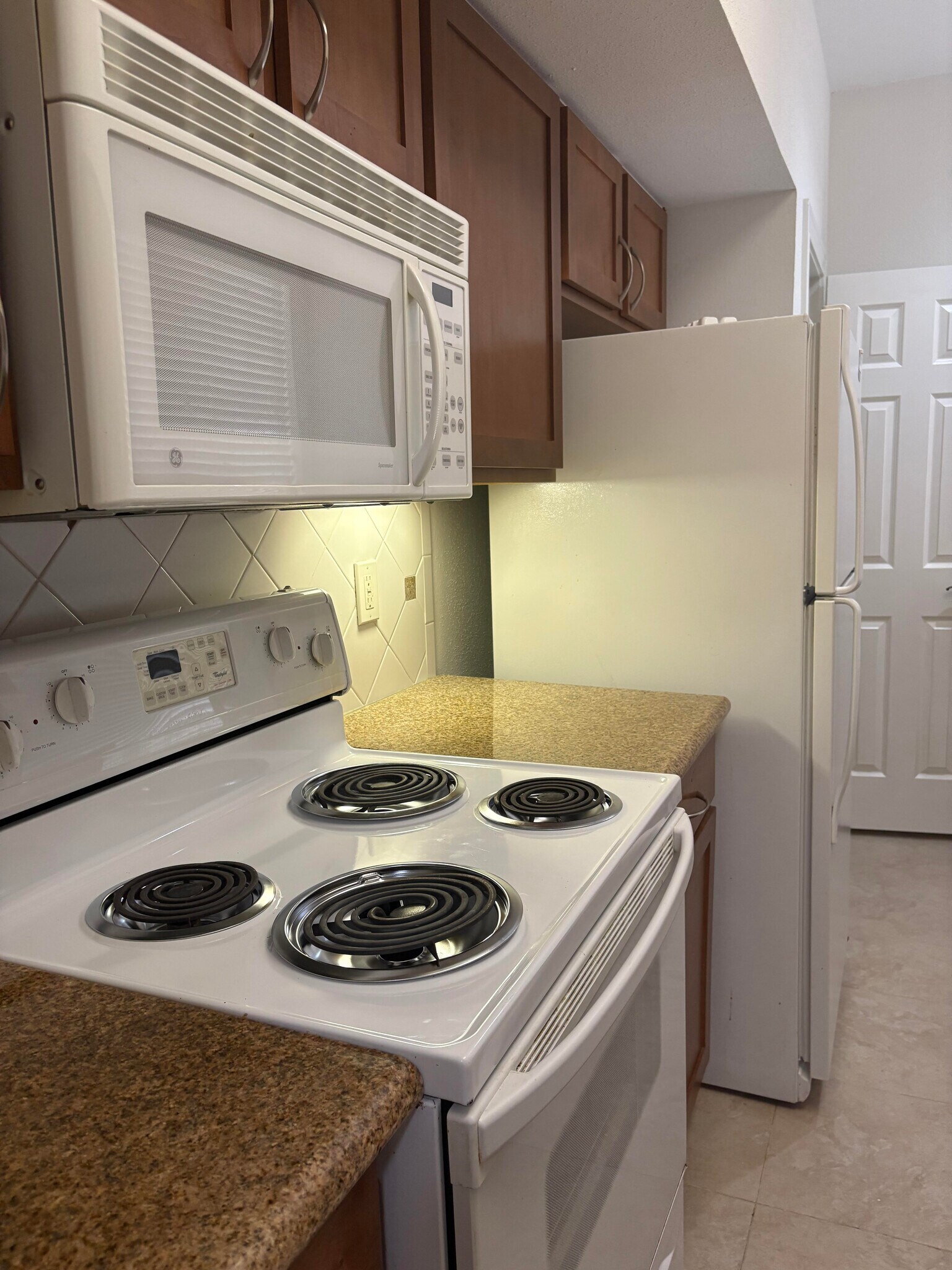 Kitchen - 2700 Revere St