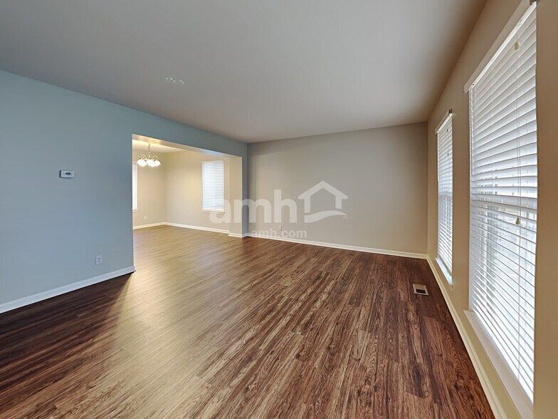 Building Photo - 21748 W Knollwood Dr